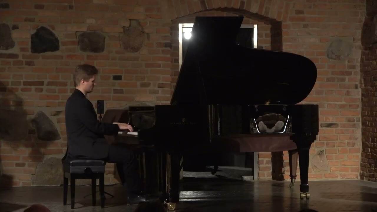 Ravel: Le Tombeau de Couperin: 1. Prelude