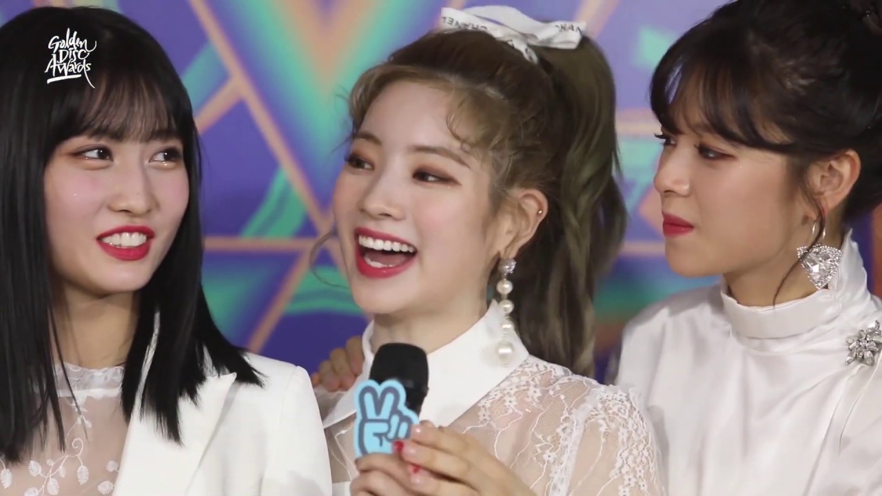 [V LIVE] GDA 2019 TWICE - Backstage Interview 골든디스크 백스테이지