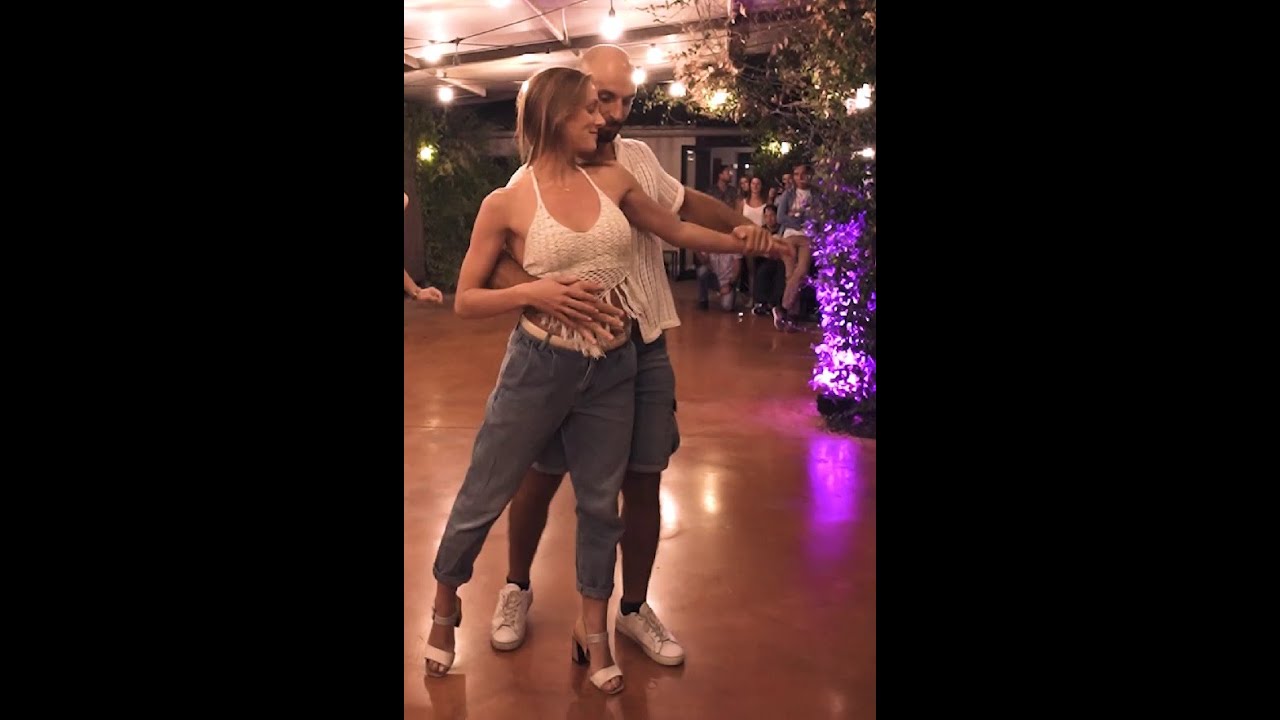 Damien & Cassandre / Romeo Santos - Ay&uacute;dame / Bachata Sensual /Bachata Montpellier / Show/Alma Dance