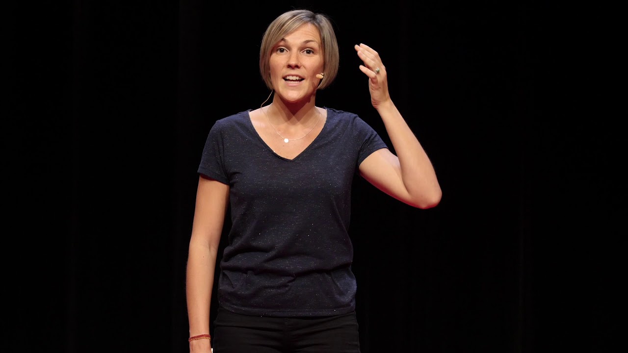 Le yoga ou l'expérience de soi | Hélène Legrain | TEDxNouméa