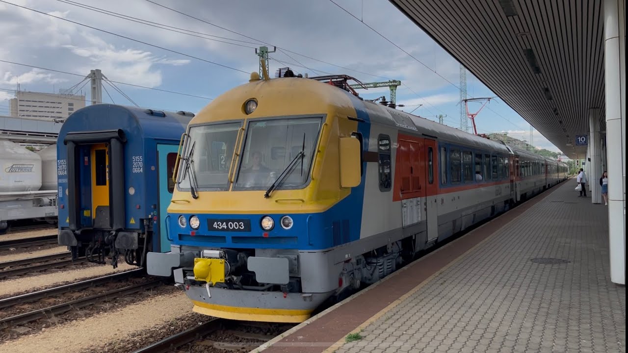 Üdv a vezérnek! G10-es gyorsított személyvonat indul Kelenföldről Samu-val az élen.