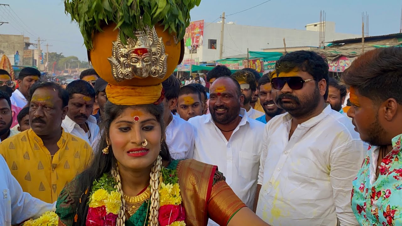 Jogini Nisha Kranthi Bonam at Kondapochamma Jathara 2021 | Laddu Yadav at Konda Pochamma jatara 2021