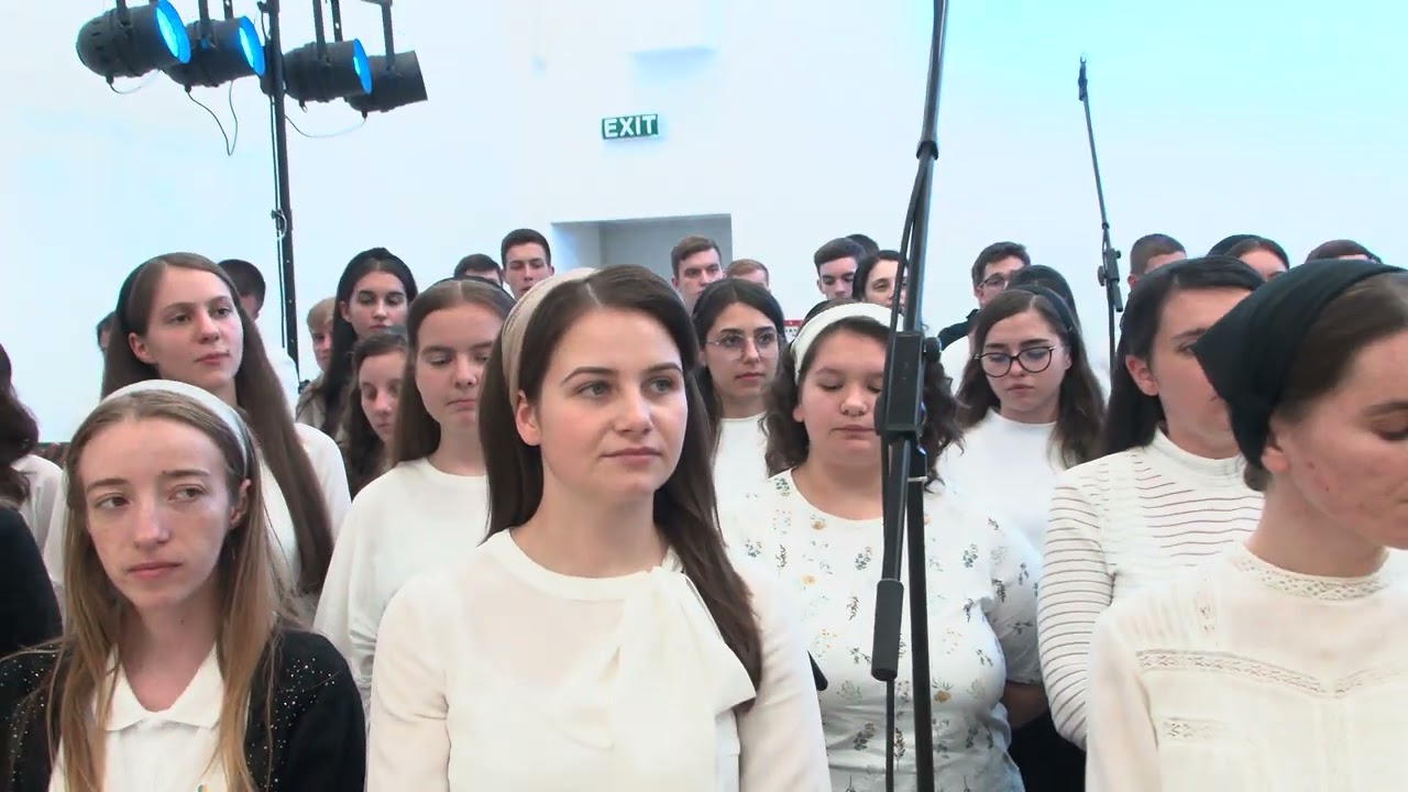 Grupul Coral Reunit...Isus Viaţa noastră noi pe Tine te mărim