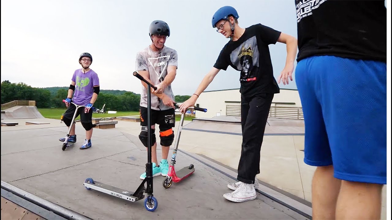 RIDING THE BIGGEST SCOOTER IVE EVER SEEN