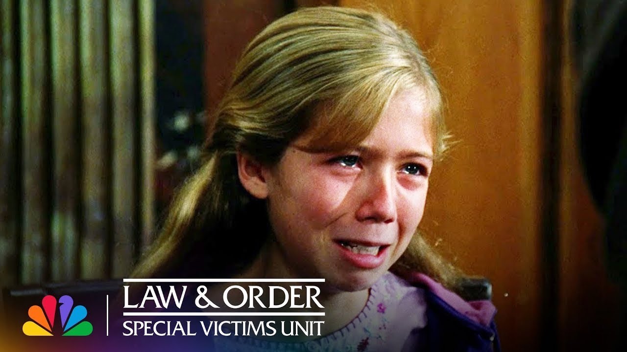 Stabler Teaches a Young Jennette McCurdy How to Testify in Court | Law & Order: SVU | NBC