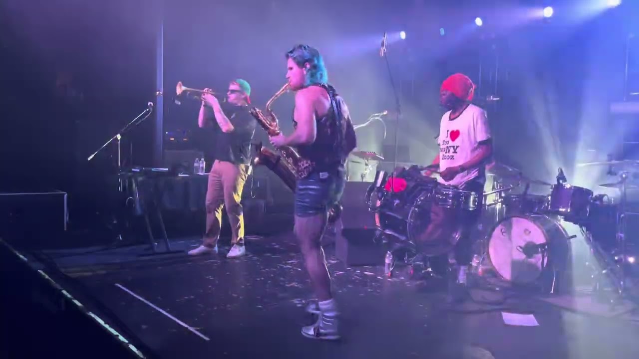 @toomanyzoozofficial Live @ #Cat’sCradle #carrboronc 
