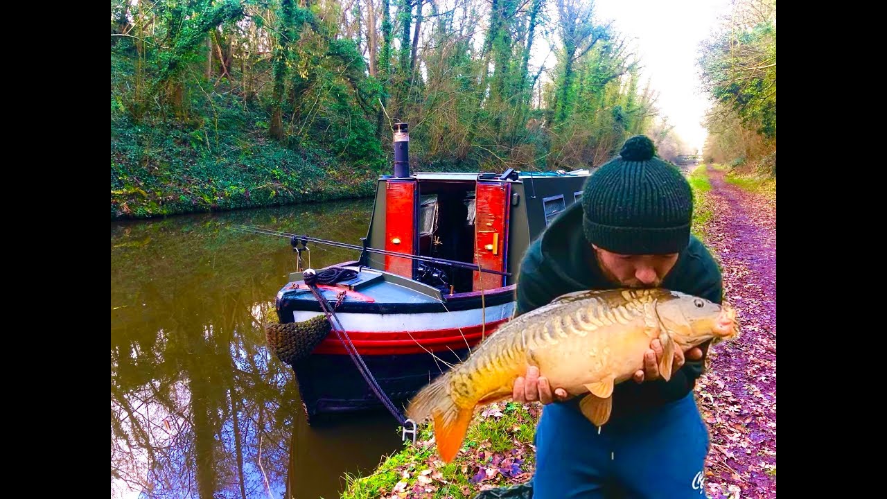 Narrowboat WINTER canal CARP adventure Part 3 FINALLY GOT ONE!!!