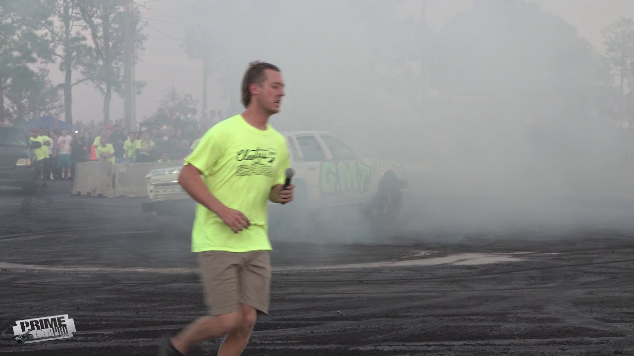 Burnout Contest - Cleetus & Cars in Florida