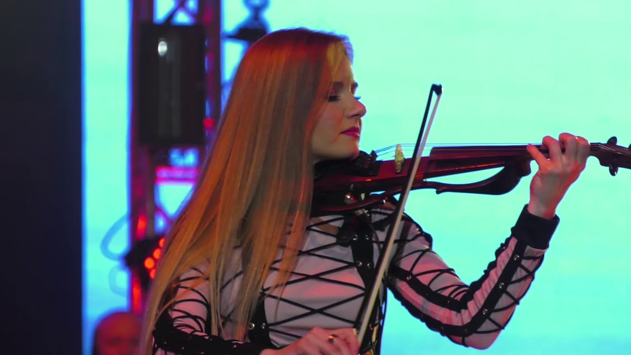 NEDA UKRADEN - OSTARIĆU, ČEKAJUĆI NA TE (LIVE AT LISINSKI)