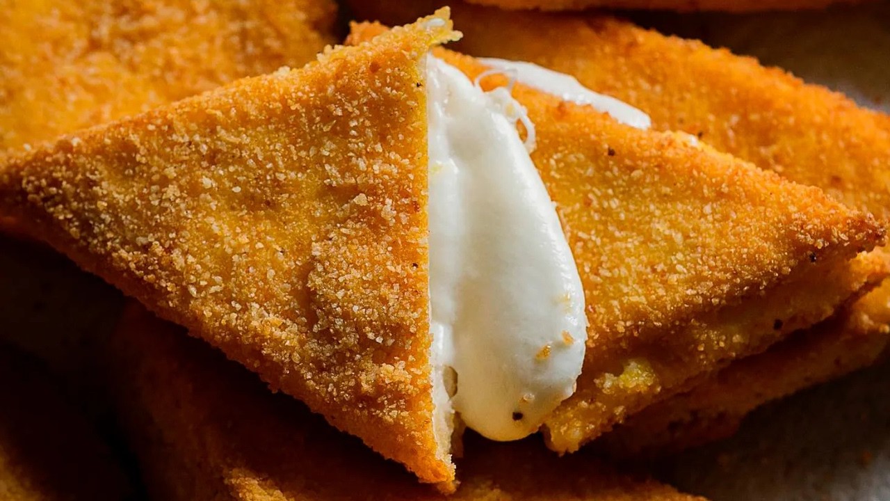 MOZZARELLA FRITA en 10 Minutos: CRUJIENTE AFUERA y EXPLOSIÓN de QUESO FILANTE ADENTRO