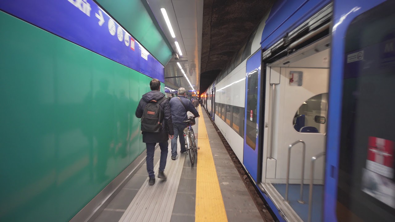 Italy, Naples, Train ride from Garibaldi to Cavour