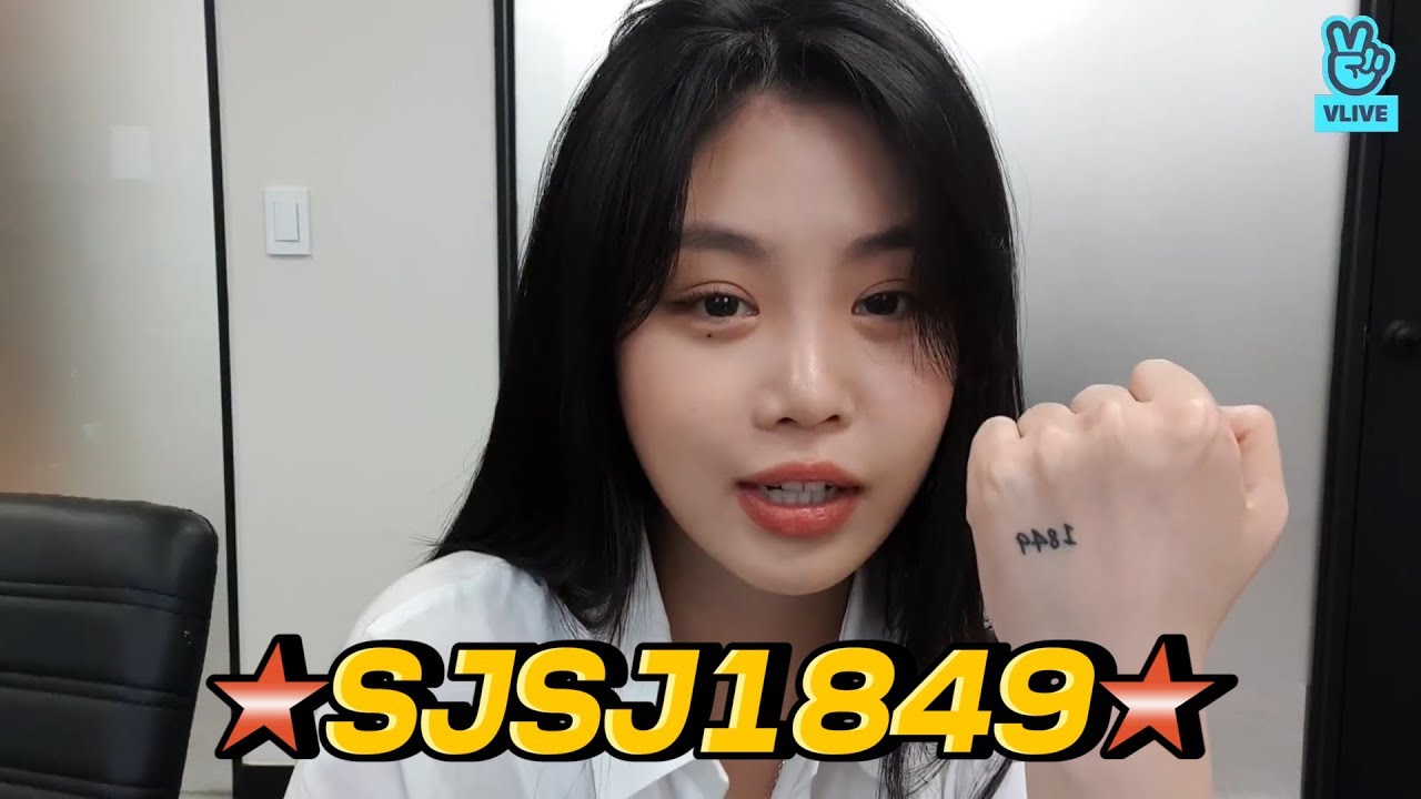(ENG sub) [V LIVE] (G)I-DLE - SOOJIN talking about tattoo on her hand