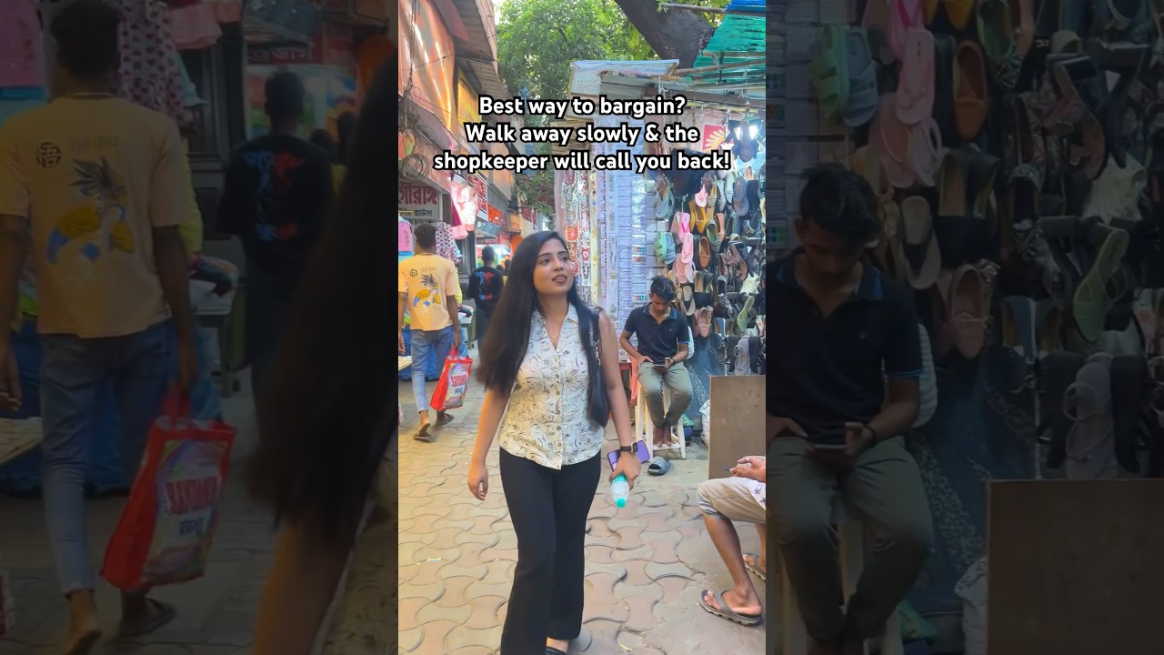 The best shopping place for jewelery, Clothing & more in Kolkata - Gariahat.  