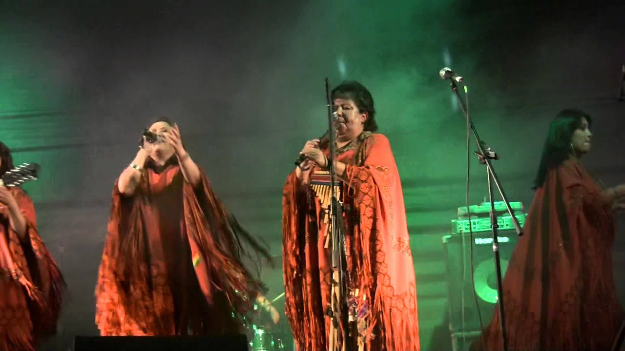 PROMESA DE AMOR-GRUPO FEMENINO BOLIVIA EN AREQUIPA