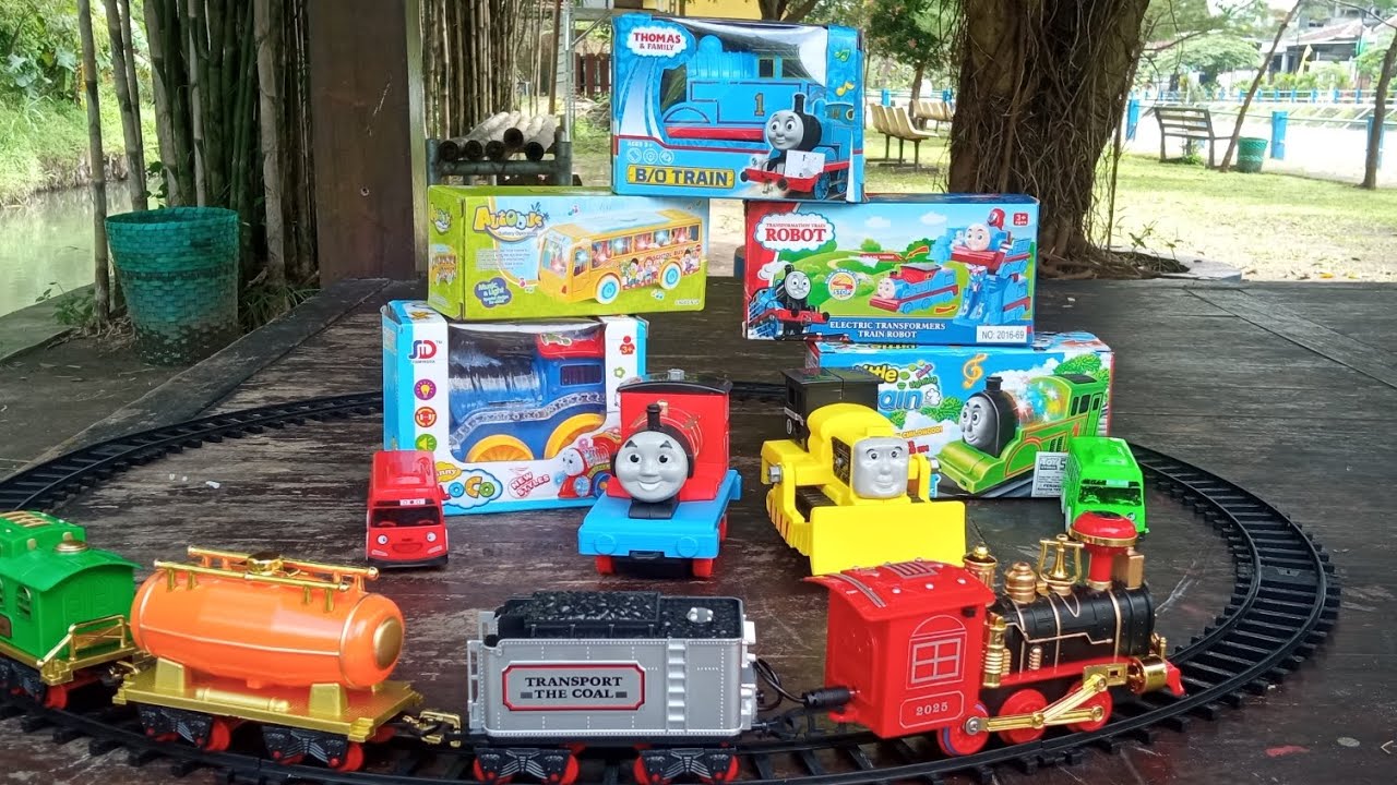 Mencari Dan Unboxing Mainan Kereta Api Thomas And Friends, Kereta Uap Classic, Bus Tayo, Bus Kota