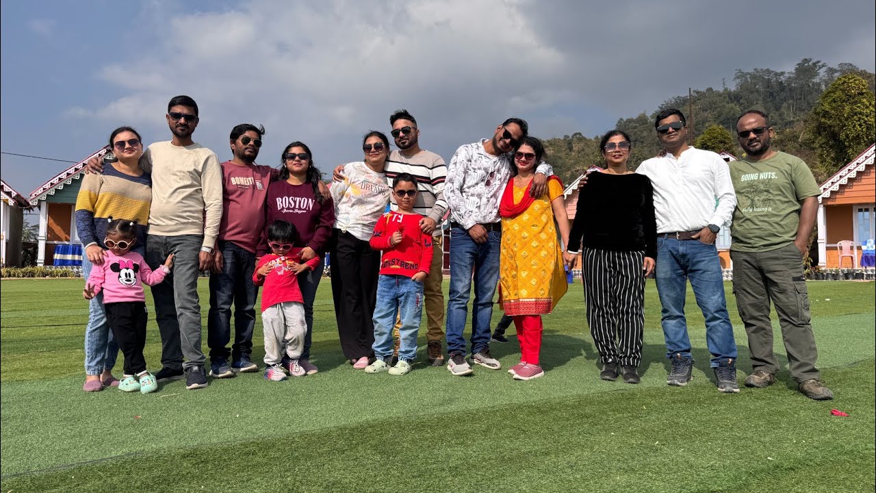ফেরার দিন লামাদারাতে।সকালে ছিল লুচি আর আলুর তরকারি সেই নিয়েই এই যাত্রা।