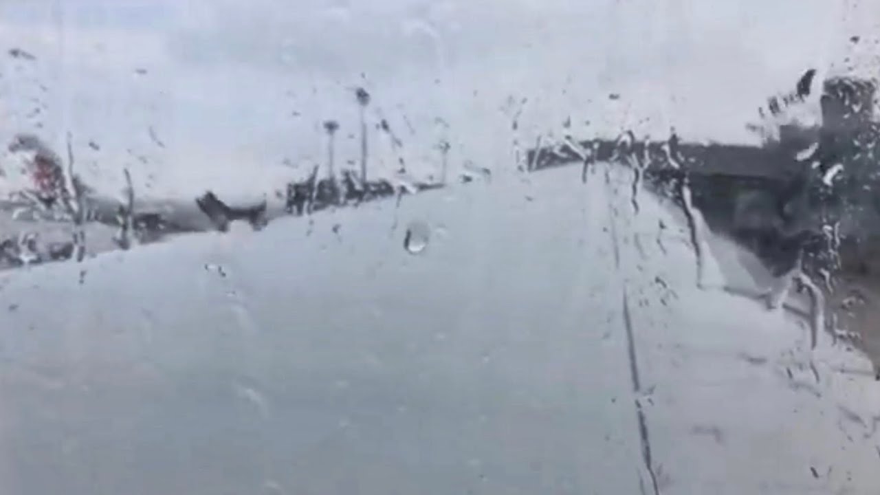 Singapore Airlines 777-200 RAINY TAXI & TAKEOFF from Changi Airport