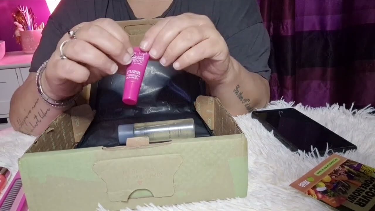 ASMR ~ March's Look Fantastic Beauty Box Unboxing