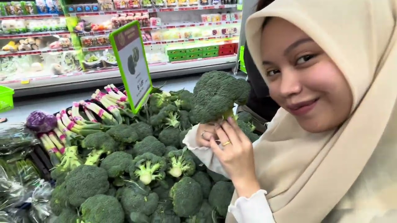 Beli sarapan dan belanja bulanan di singapur