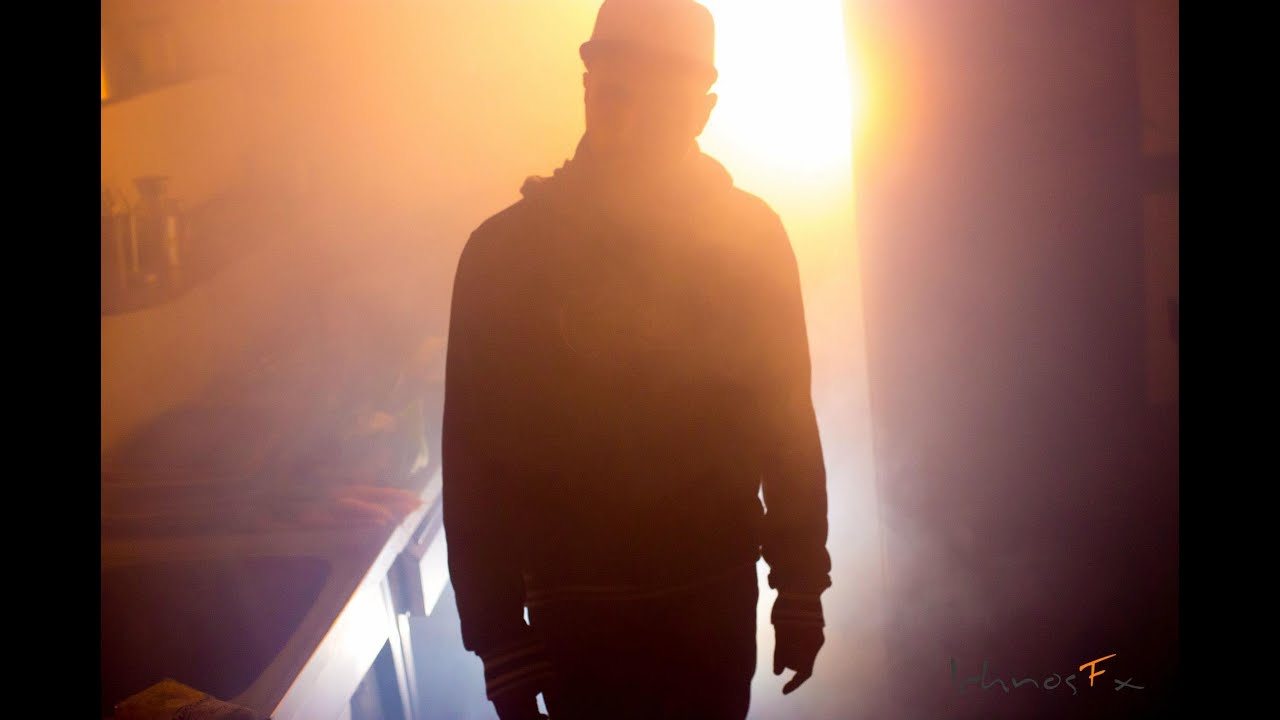 Nigheddo' Awamakers: Onnivoro / Album: Retr&ograve;Virus