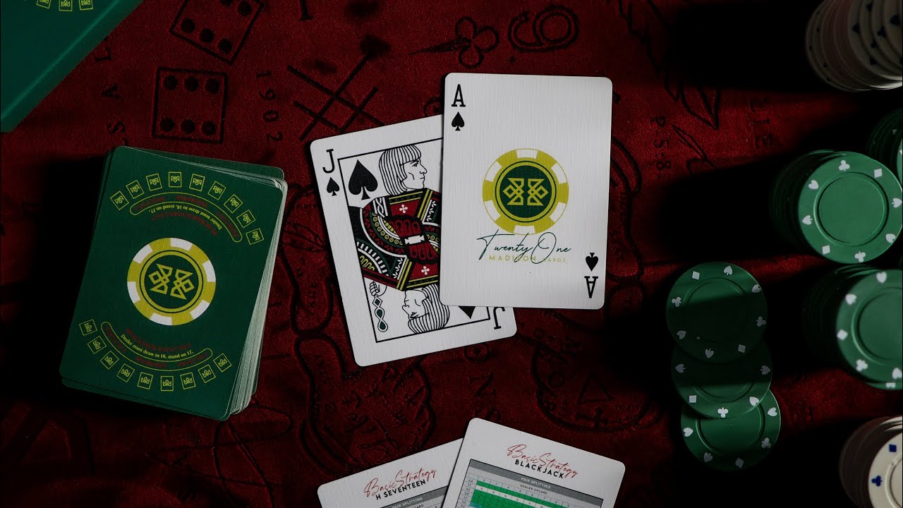 Игральные карты с маркировкой для игры в блэкджек.