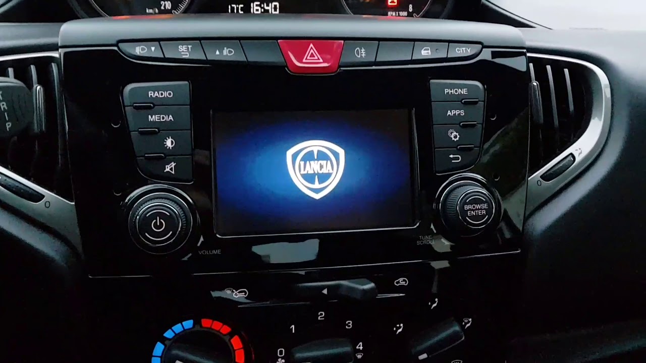 Navigatore a scomparsa per Lancia Ypsilon 2016