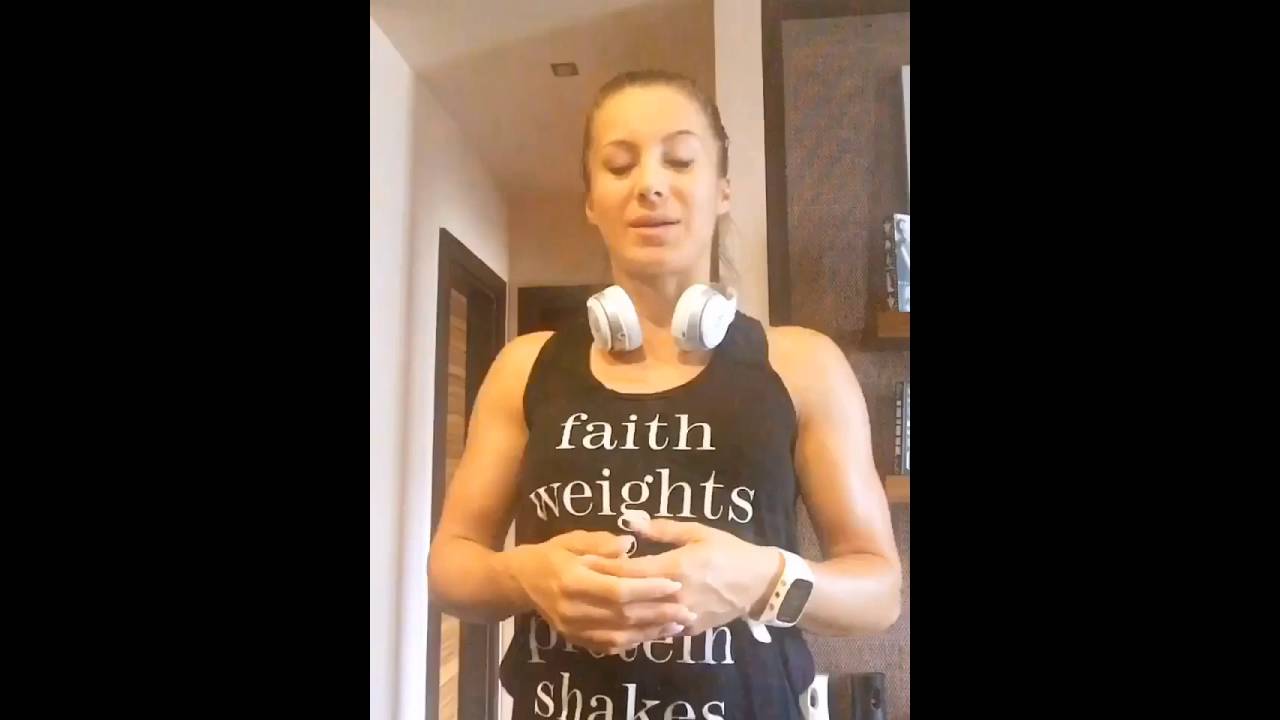Kocsis Alexandra IFBB Fitness Model - cardio