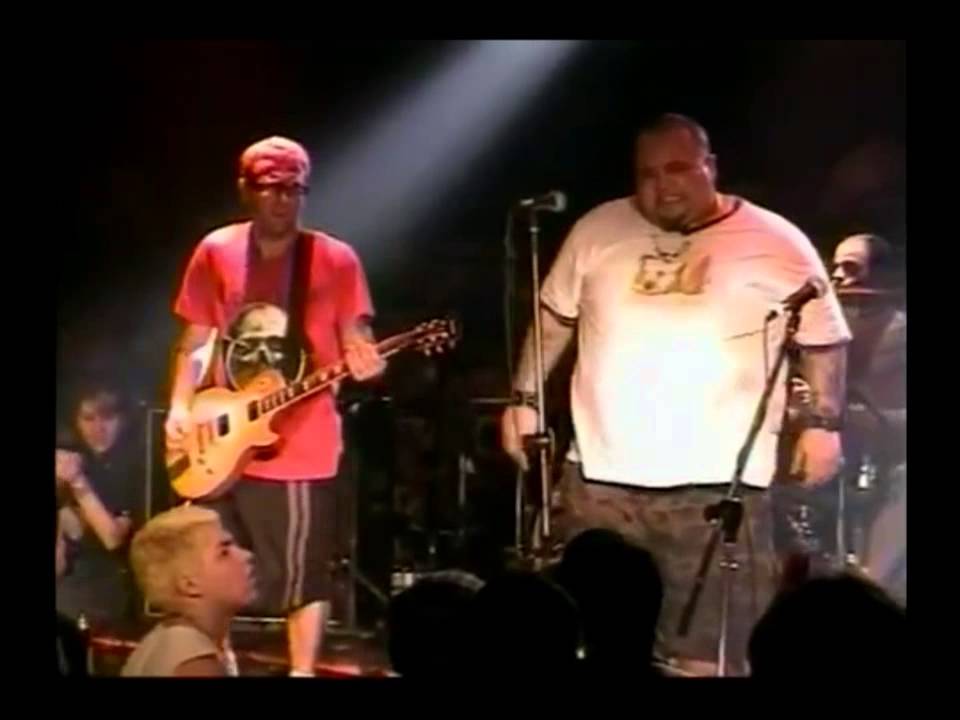 RATOS DE PORAO - LIVE AT CBGB NYC 2000 - HARDCORE WORLDWIDE (OFFICIAL HD VERSION HCWW)