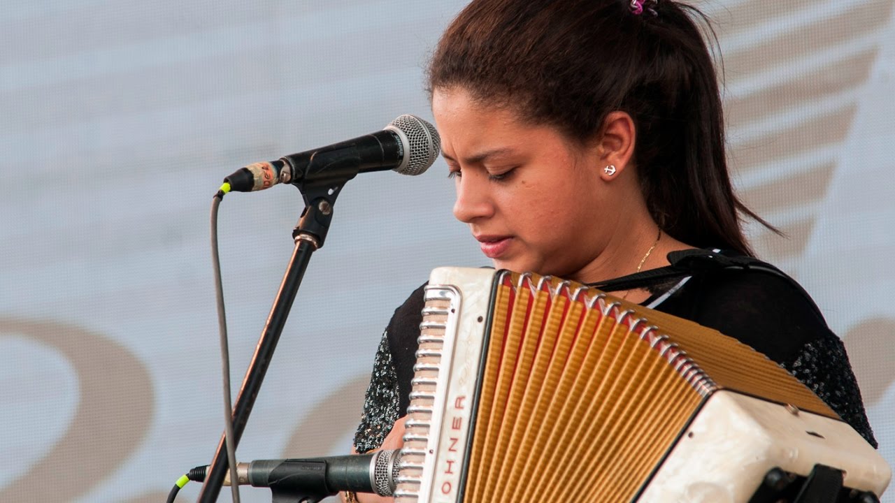 NATALY PATIÑO TERCER PUESTO ACORDEONERA PROFESIONAL - EVAFE 2016