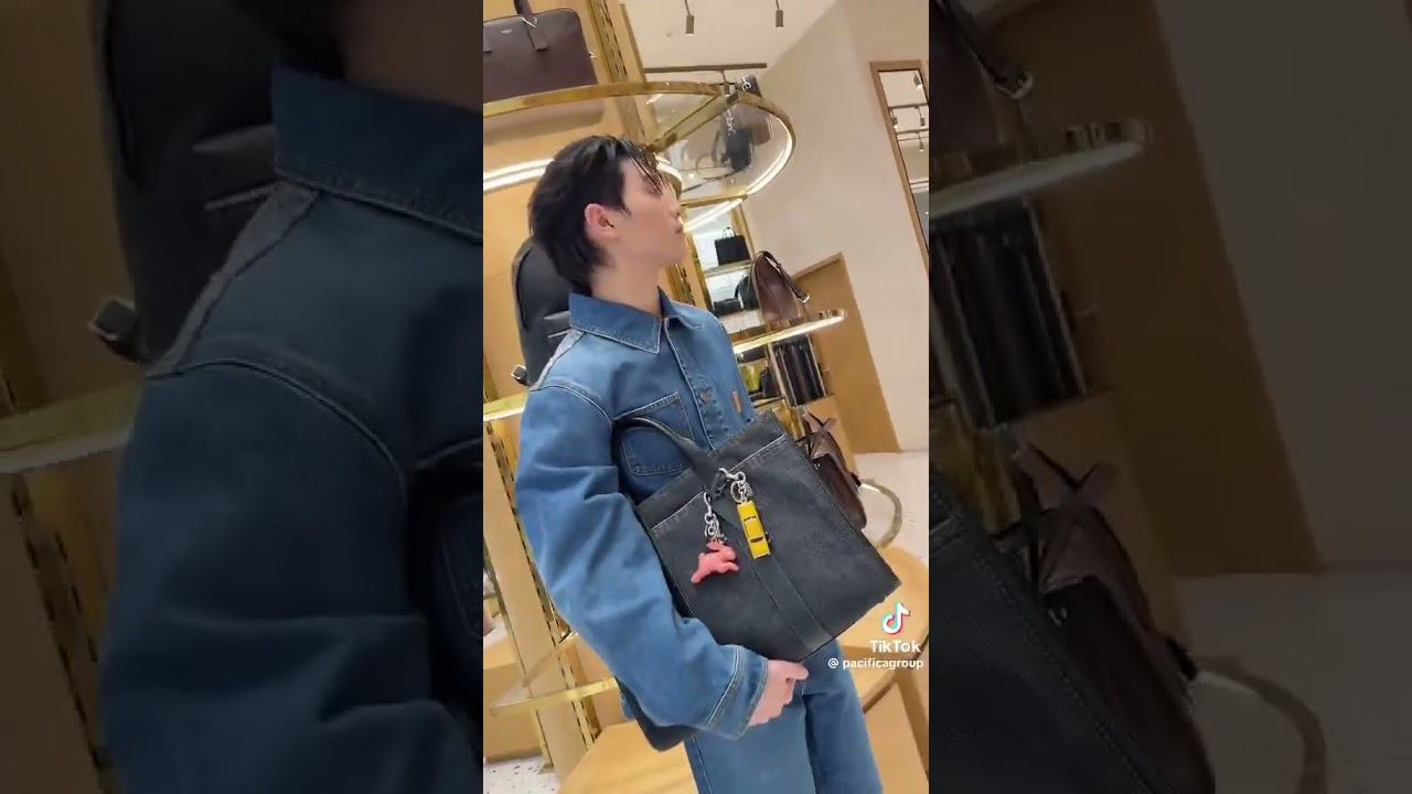 WILLIAM WITH COACH WESLEY TOTE IN DENIM #วิลเลี่ยม #williamjkp #LYKN #risermusic #gmmtv