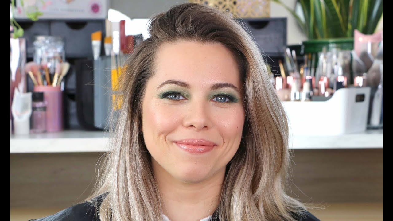 Maquillage vert - Earthy palette Beauty Bay - maquilleuse sud de Lyon 69