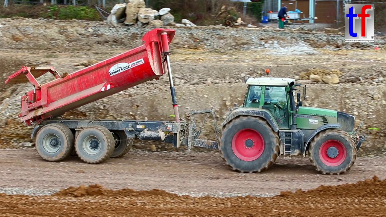 FENDT 926 Vario w. Half-Pipe Tipper Trailer / Erdbau, Waiblingen, Germany, 23.02.2017.