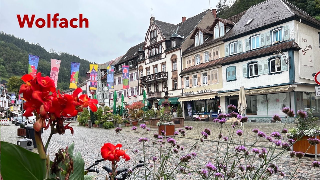 Wolfach im Kinzigtal und eine riesige Kuckucksuhr ...