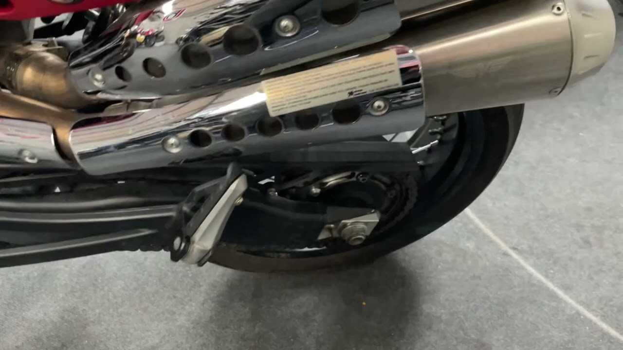 Moto Morini Scrambler walk around