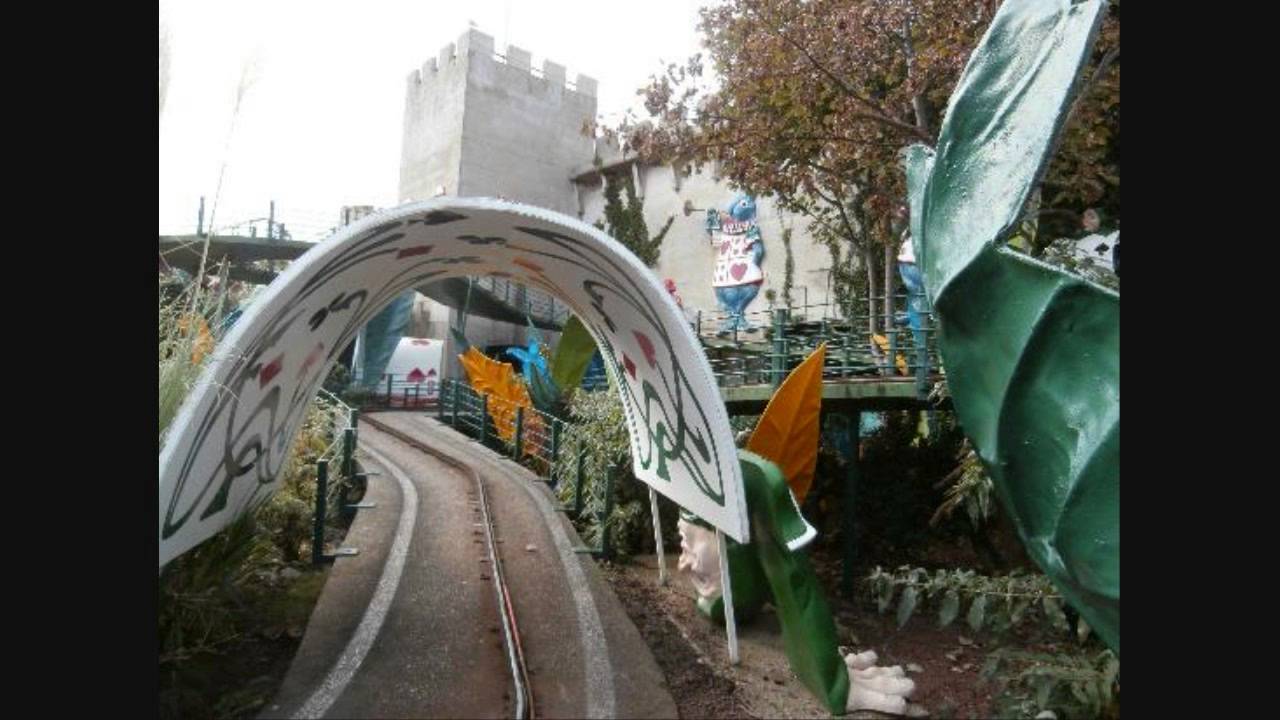 Alice in Wonderland - Theme Music (Blackpool Pleasure Beach)