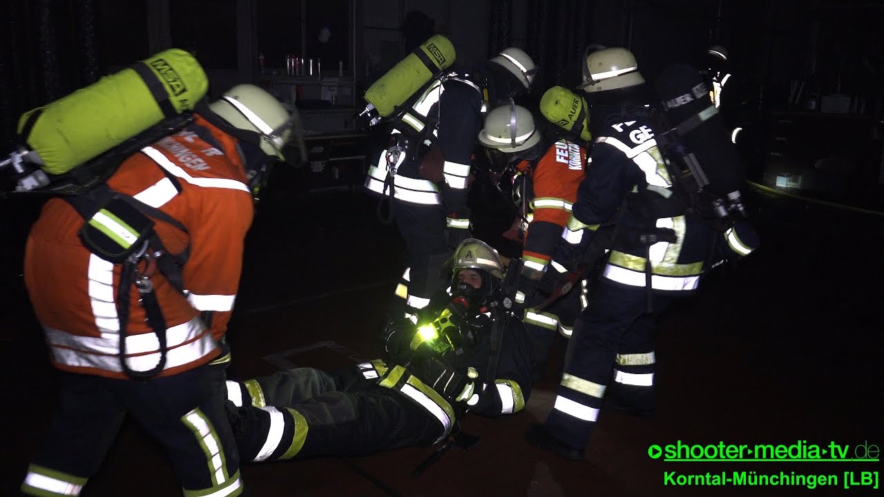 BRAND in AUTOWERKSTATT - Einsatzübung nach Truppmannausbildung bei der Feuerwehr - [Ü]