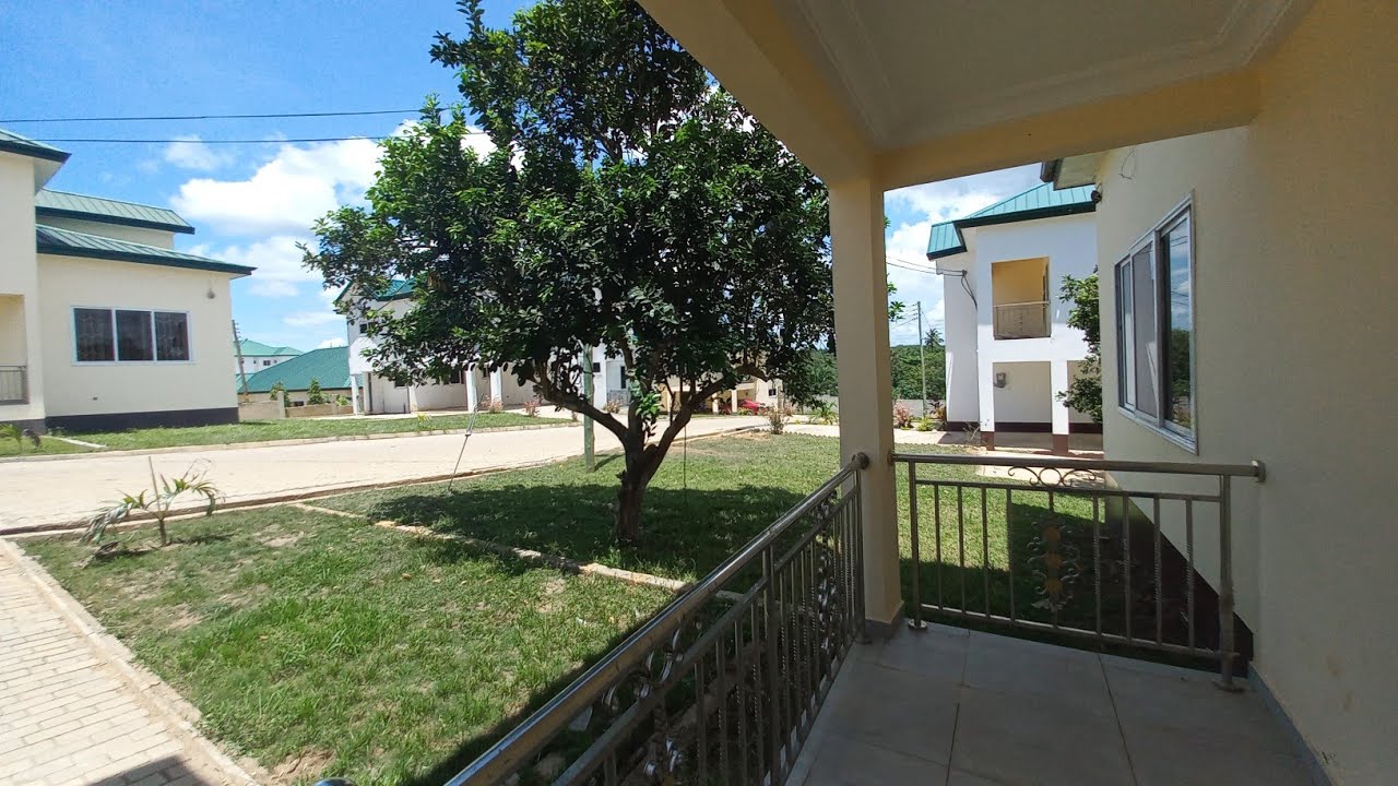 4 Bedrooms House + Study Room In Cape Coast Forsale || In A Mini Gated Community Cape Coast Ghana 🇬🇭