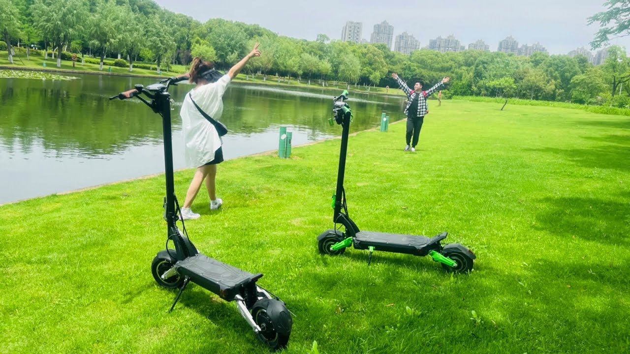VCHAINS ELECTRIC SCOOTER//Have a short trip with friend in the weekend.
