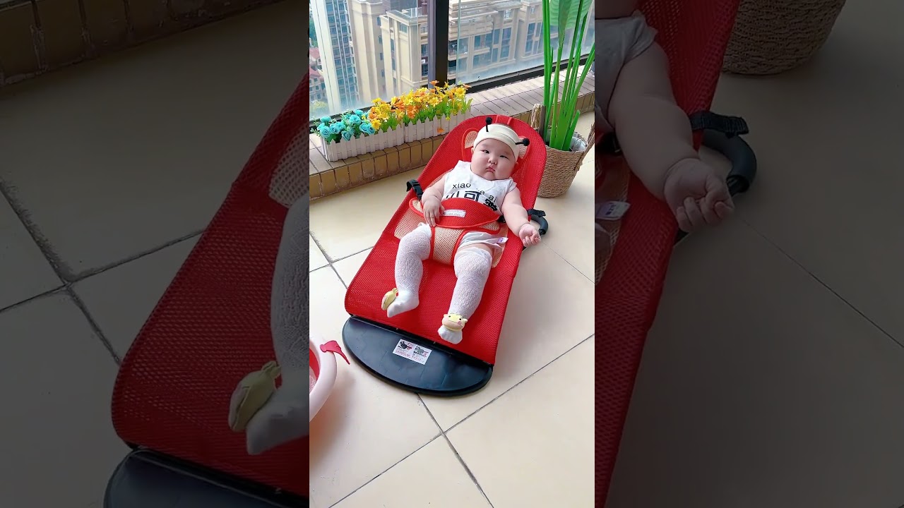 Struggling to Soothe Your Newborn? Try the Baby Bouncer.  #babycare #cutebaby #parentingtips