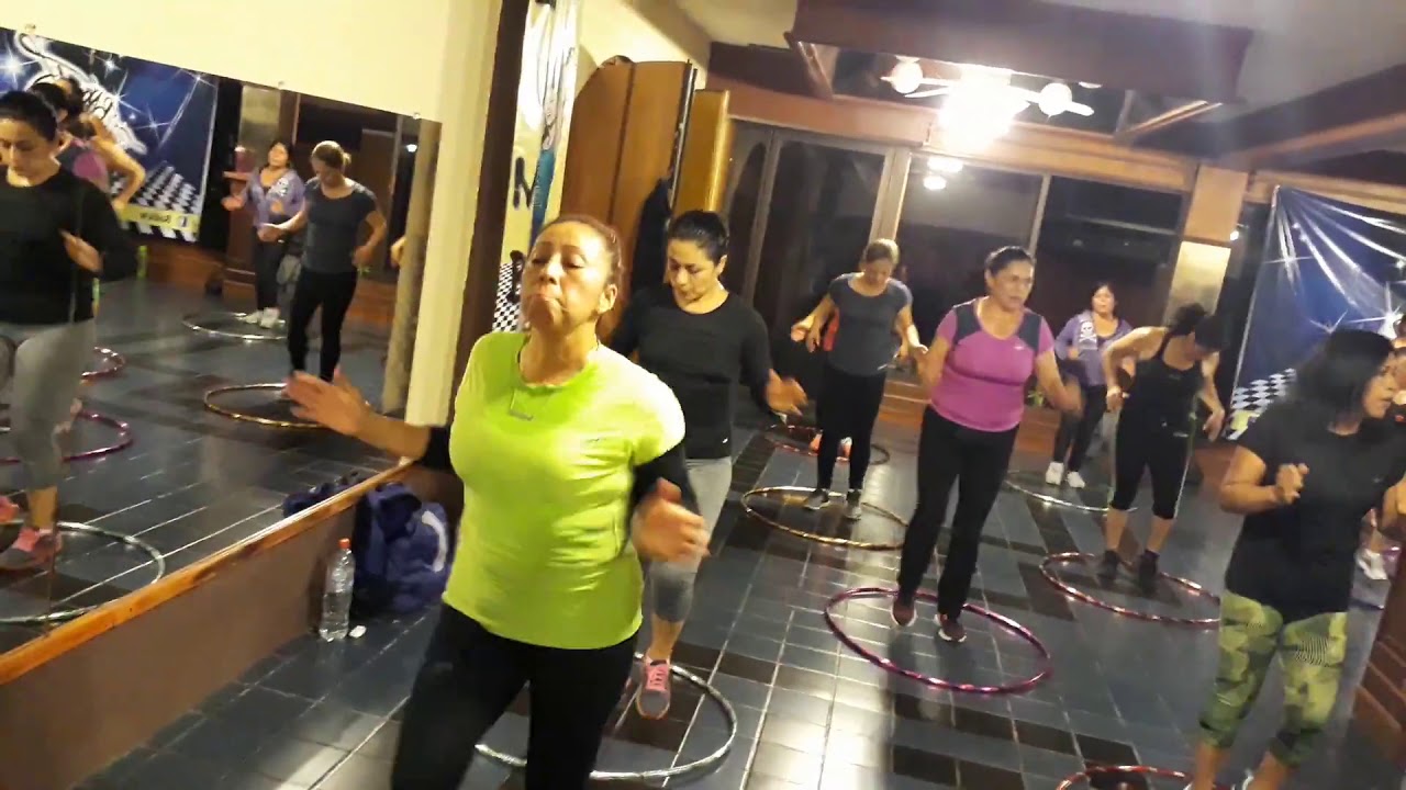 BailArte estudio de baile Fortin. Ejercicios con Aros con Toni reyes