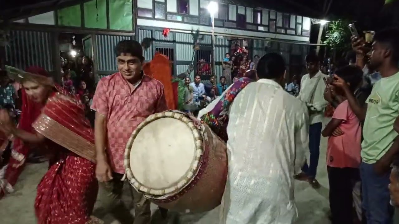 গ্রামের ঔতিবাহিত নাচ শিব গৌরী। শ্যামল ডাকি