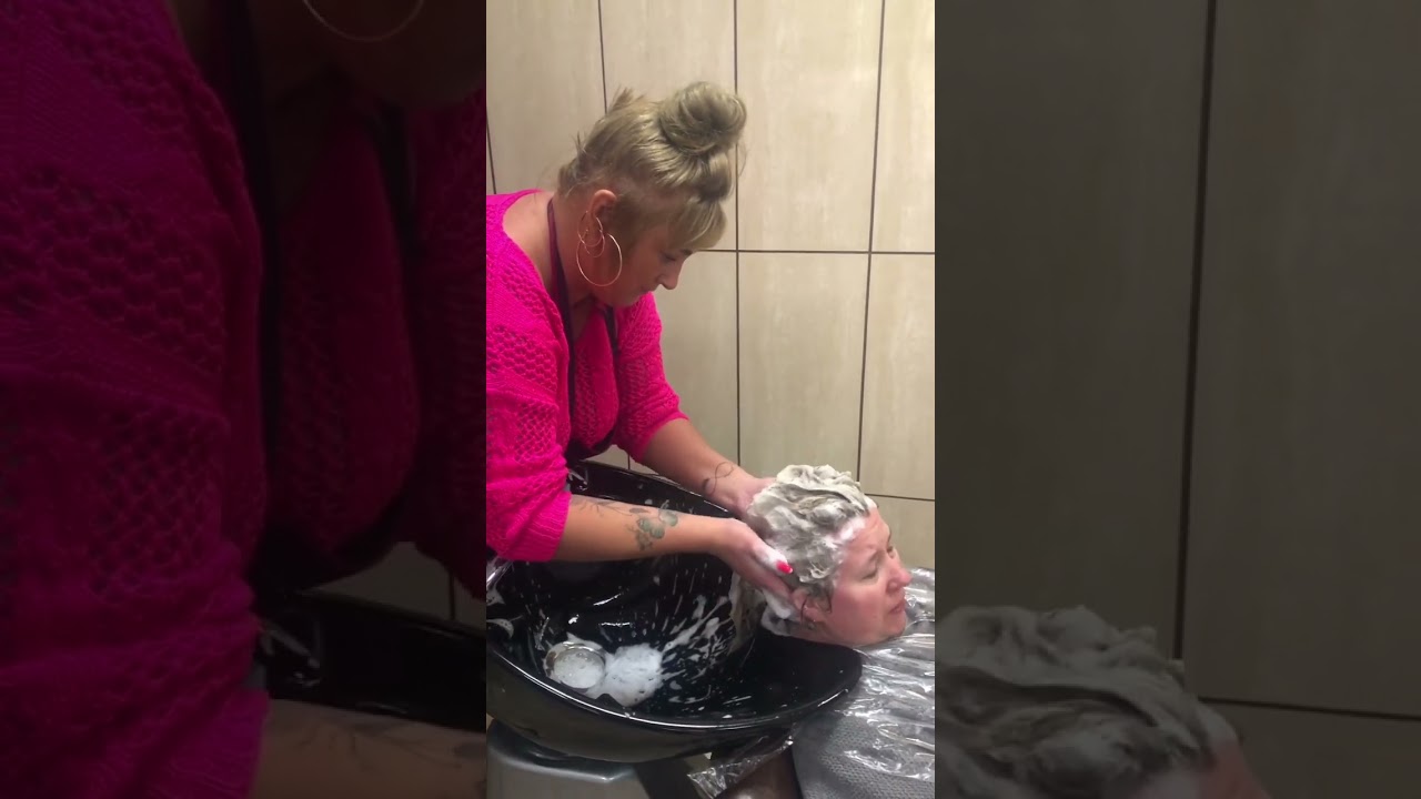 Fryzjerka nie wytrzymała #śmieszne #śmiesznefilmy #smieszne #fryzjer #salonfryzjerski #klient
