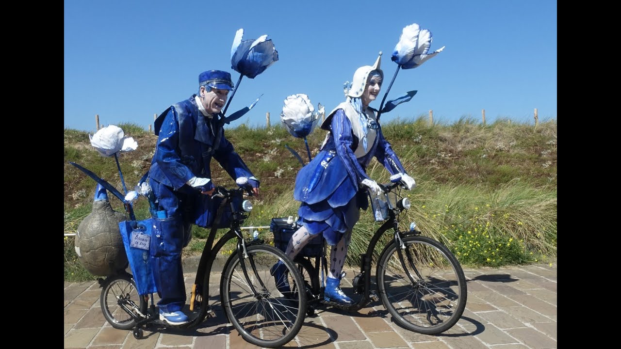 The Blue Art Flower Family Jonas & Friends walkact live