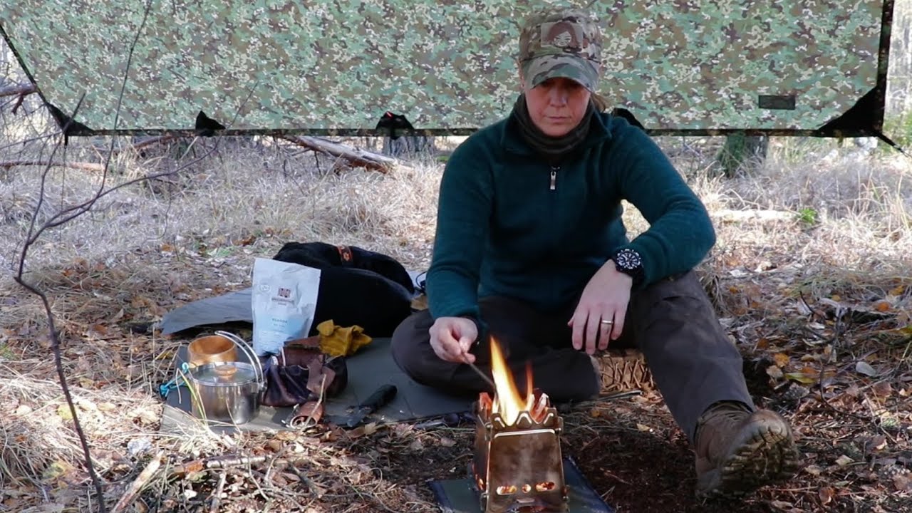 A day in the forest, fresh Bushcraft Coffee,  Woodstove, 3x3 Tarp and a Hammock