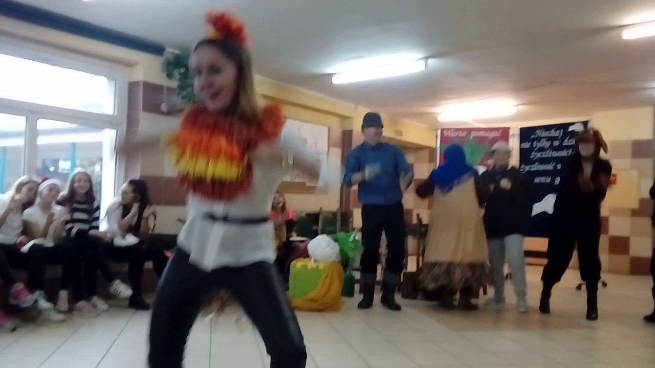 Rzepka w wykonaniu nauczycieli SP w Kazimierzu Biskupim
