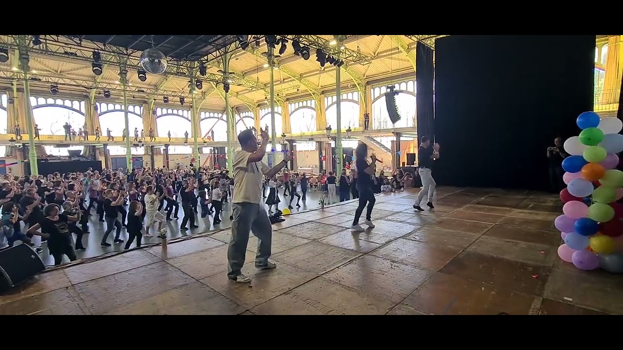 AZIZAM Line Dance d'Amy BAILEY & Jean-Pierre MADGE & Simon WARD