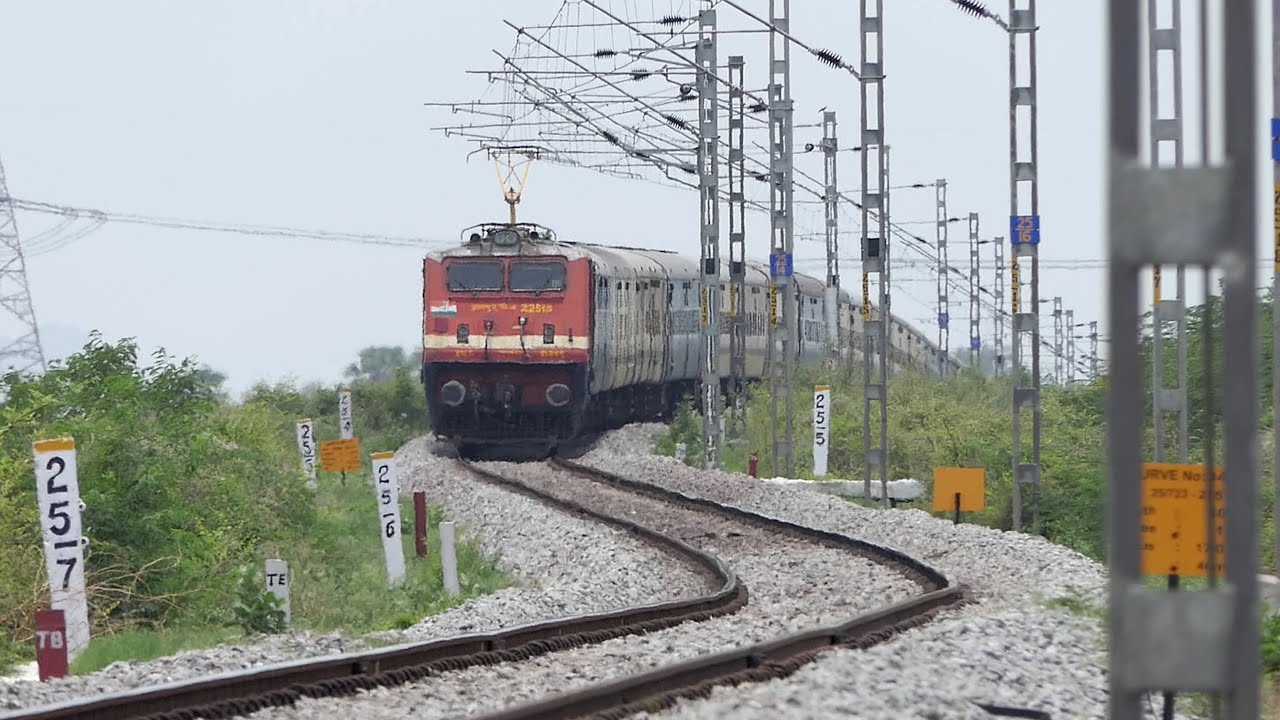 Route Diverted Trains at Fullll Speed | via Nadikude | Single line Section | Indian Railways