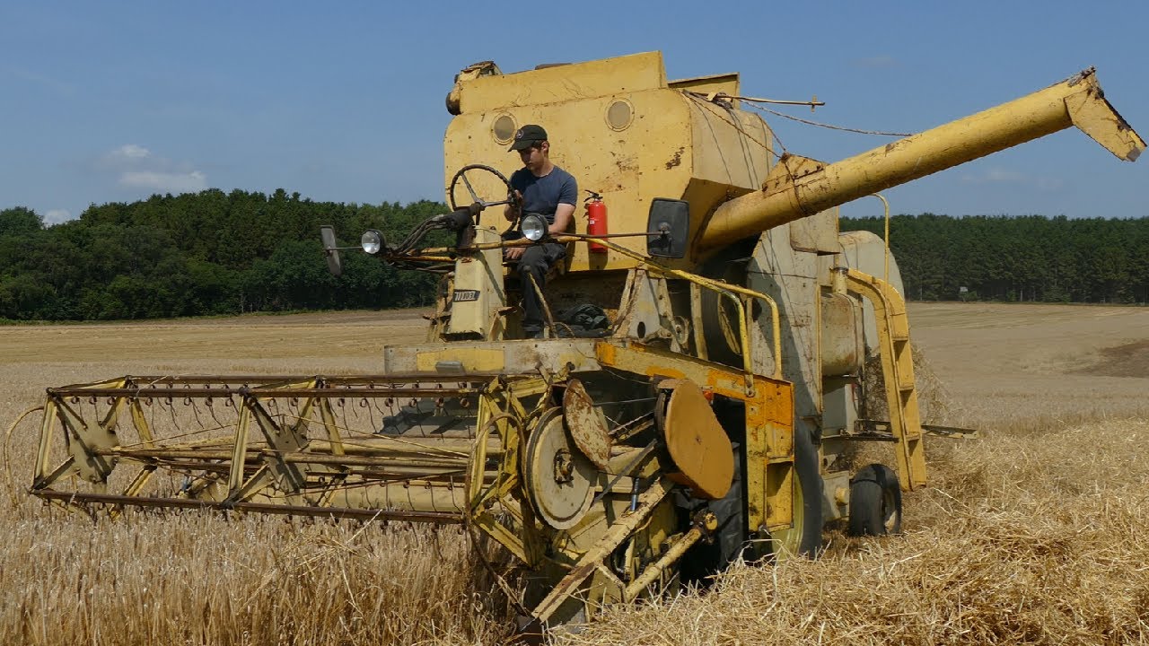 Claeys M103 Harvesting in Denmark