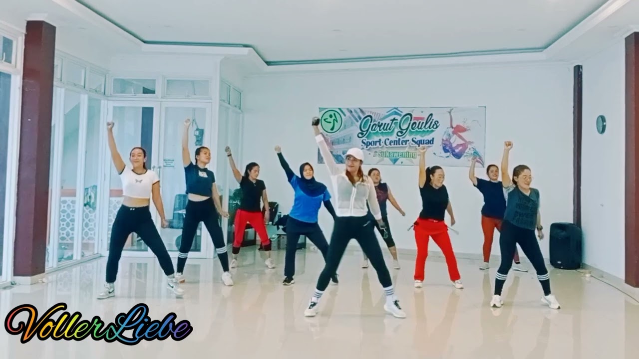 Joget Asik__Aduhai Aduh Manisnya Remix (Mr Arjhun Kantiper) Kreasi__Voller Liebe