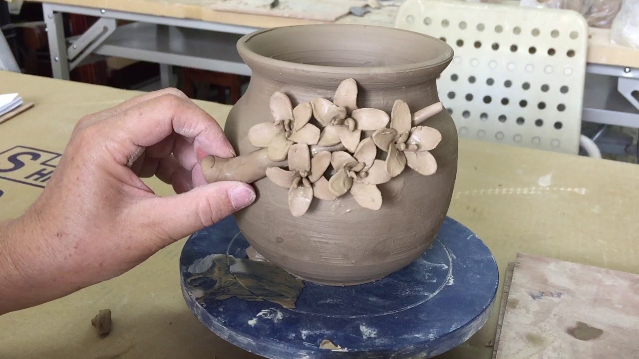 焱之藝~陶藝老師示範桐花製作